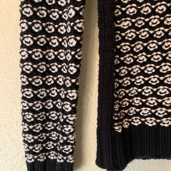 Worthington Black and White Long Chunky Crewneck Sweater - Size Medium - Picture 2 of 8